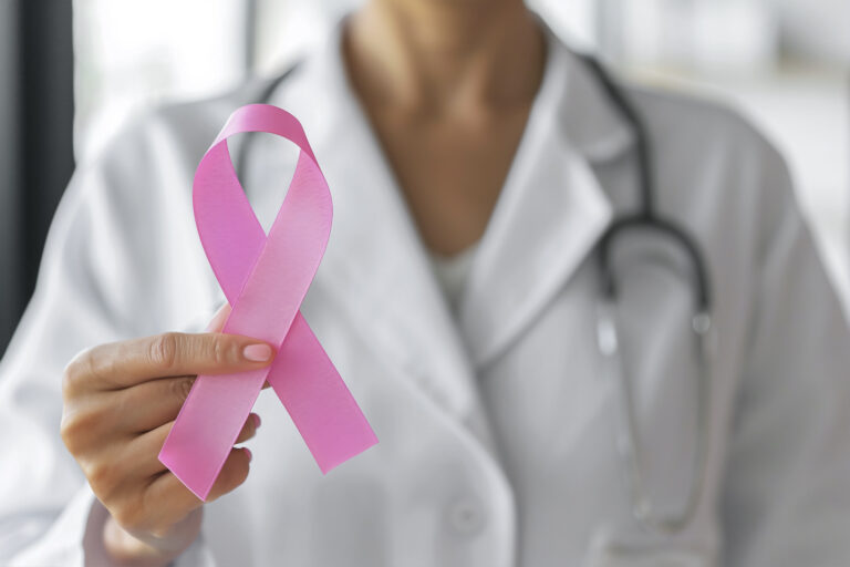 Lazo rosa, símbolo del día Internacional de la Lucha contra el cáncer de mama.